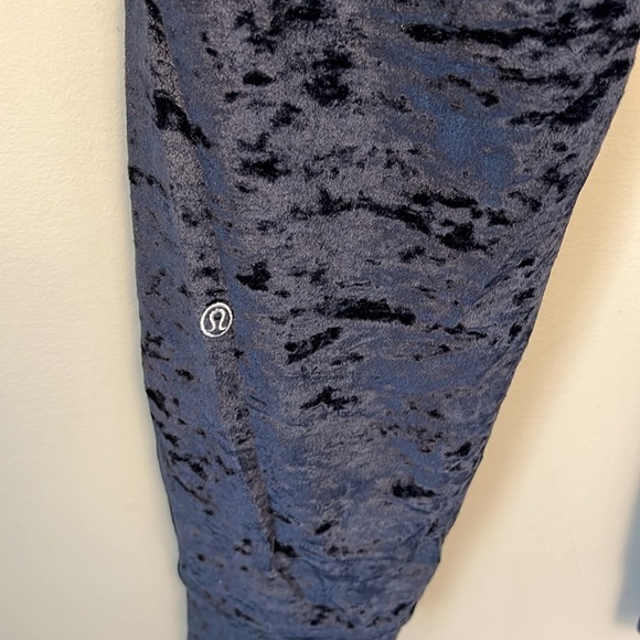 Lululemon Ready to Crush Jogger in Black size 8 - Picture 7 of 13